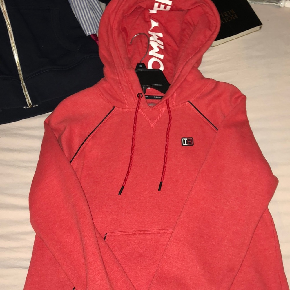 Tommy sweater